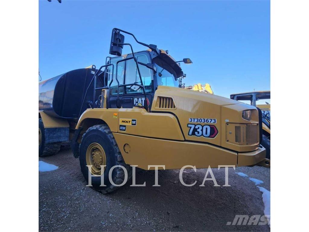 CAT W00 730 Cisternové vozy
