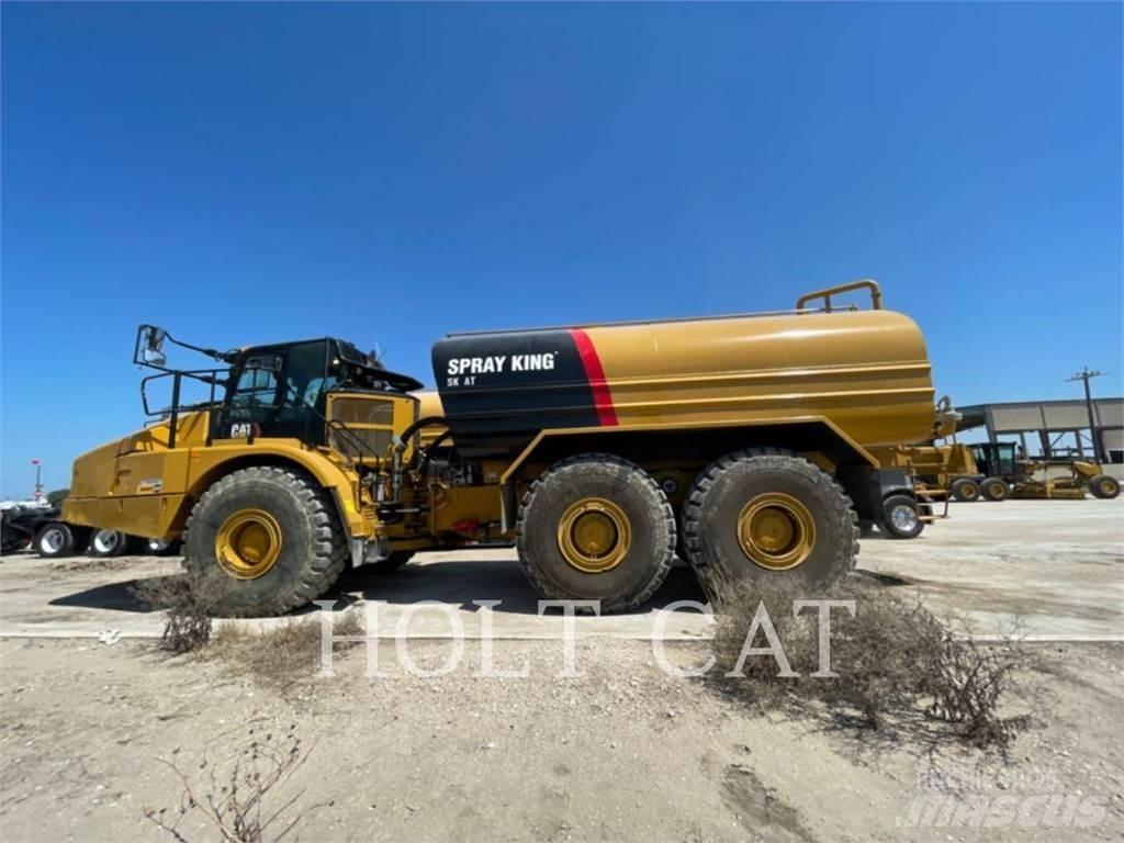 CAT W00 740 Cisternové vozy