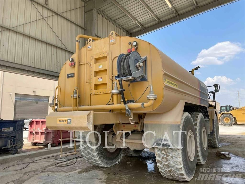 CAT W00 740 Cisternové vozy