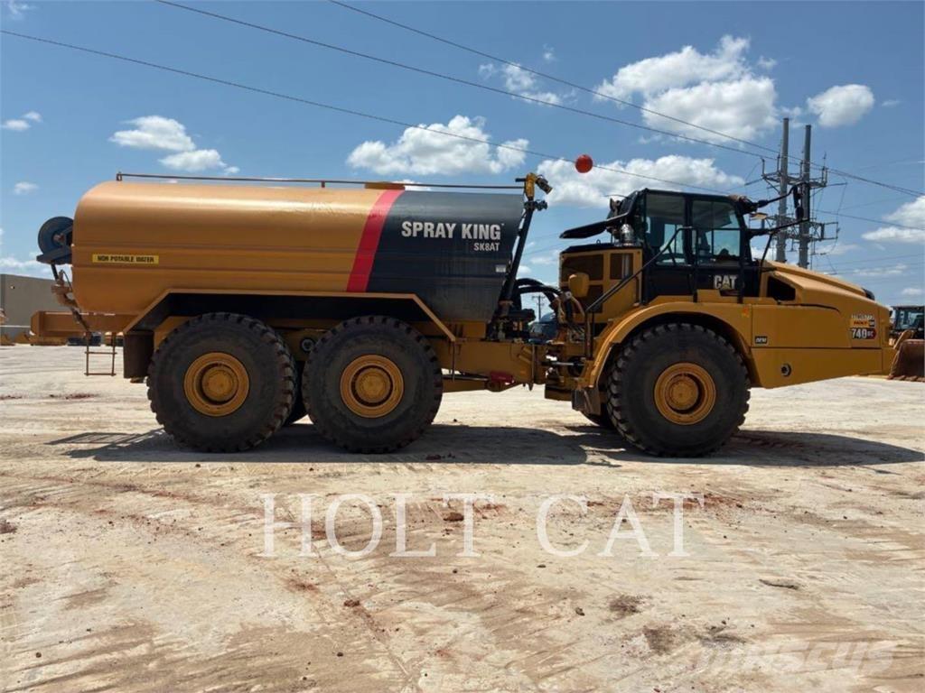 CAT W00 740 Cisternové vozy