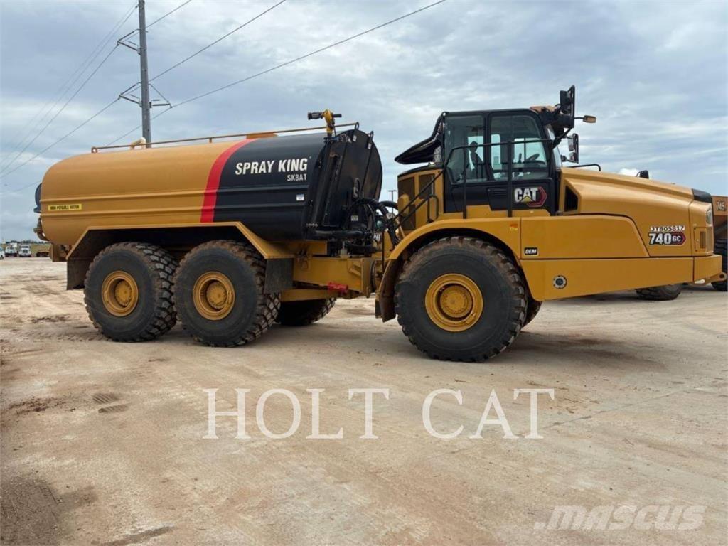 CAT W00 740 Cisternové vozy