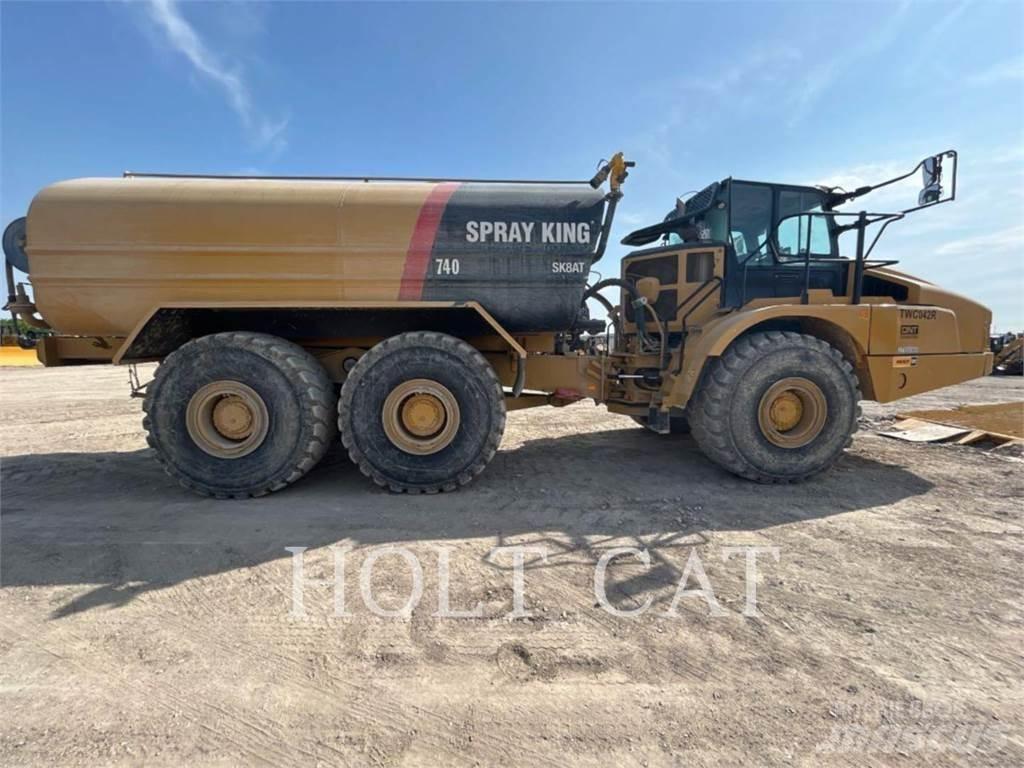 CAT W00 740GC Cisternové vozy