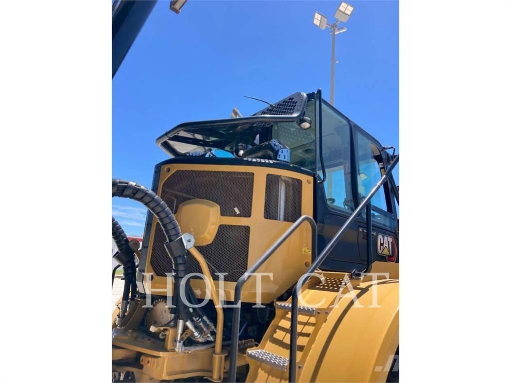 CAT W00 740GC Cisternové vozy