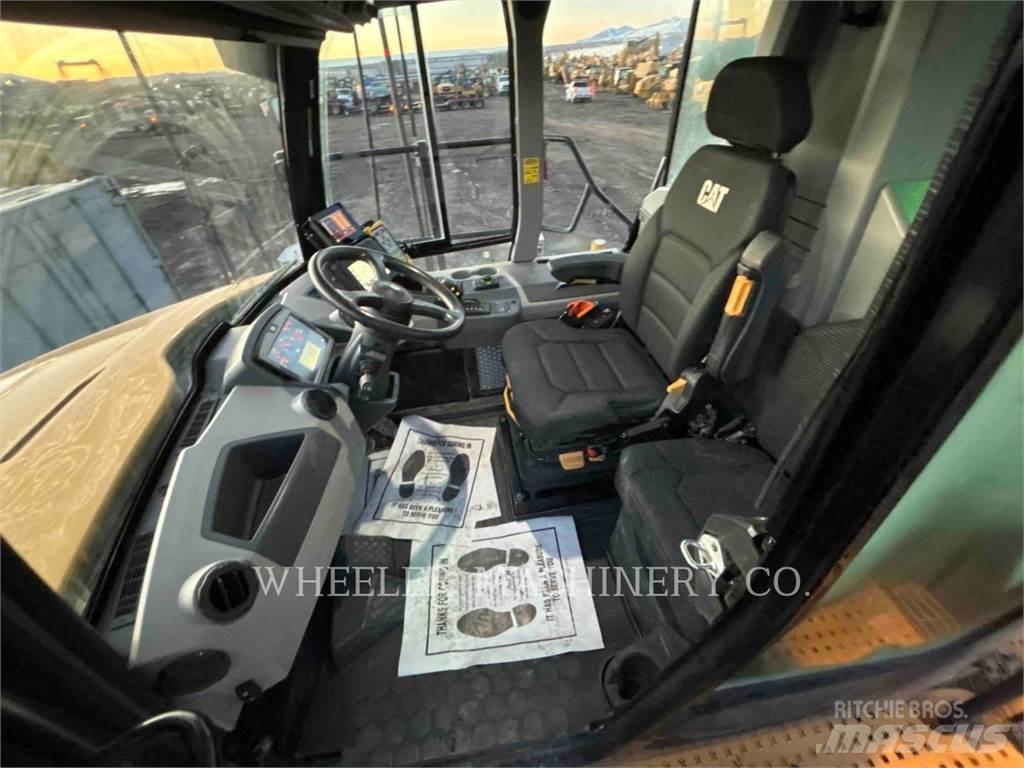 CAT WT 740 GC Cisternové vozy