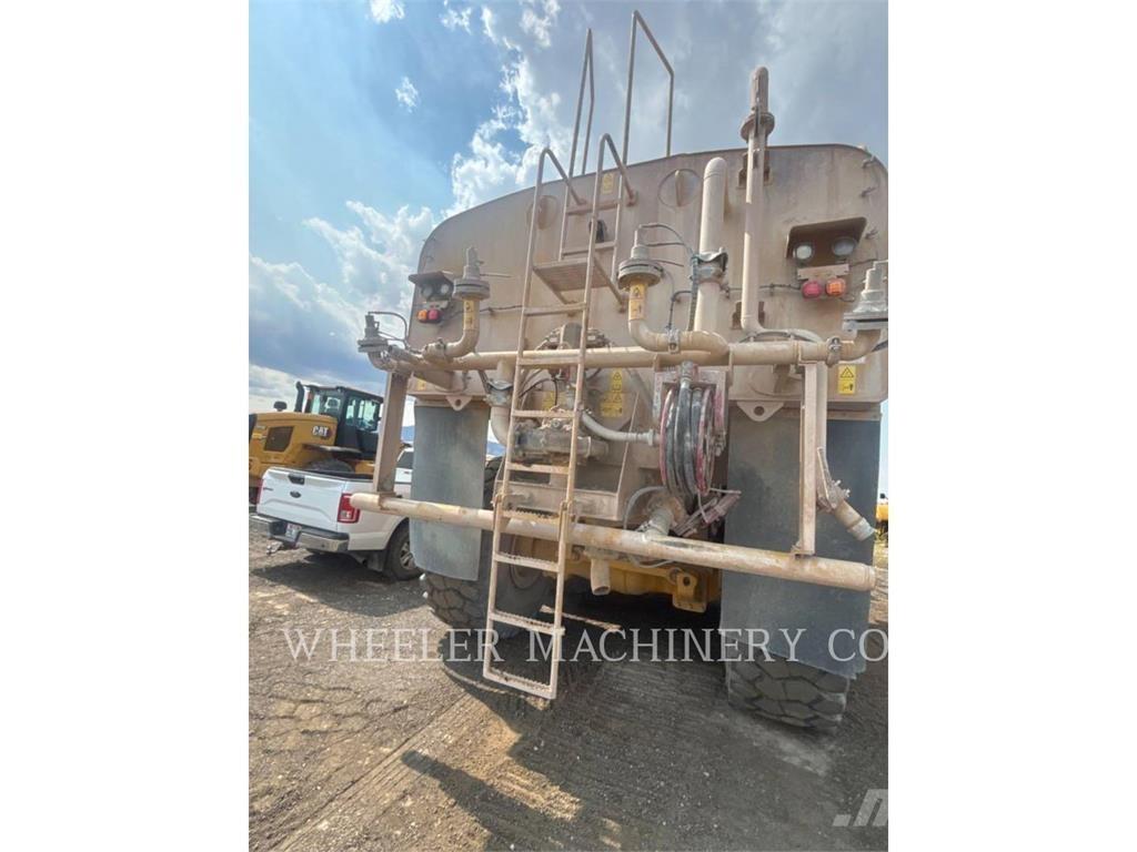 CAT WT 740 GC Cisternové vozy