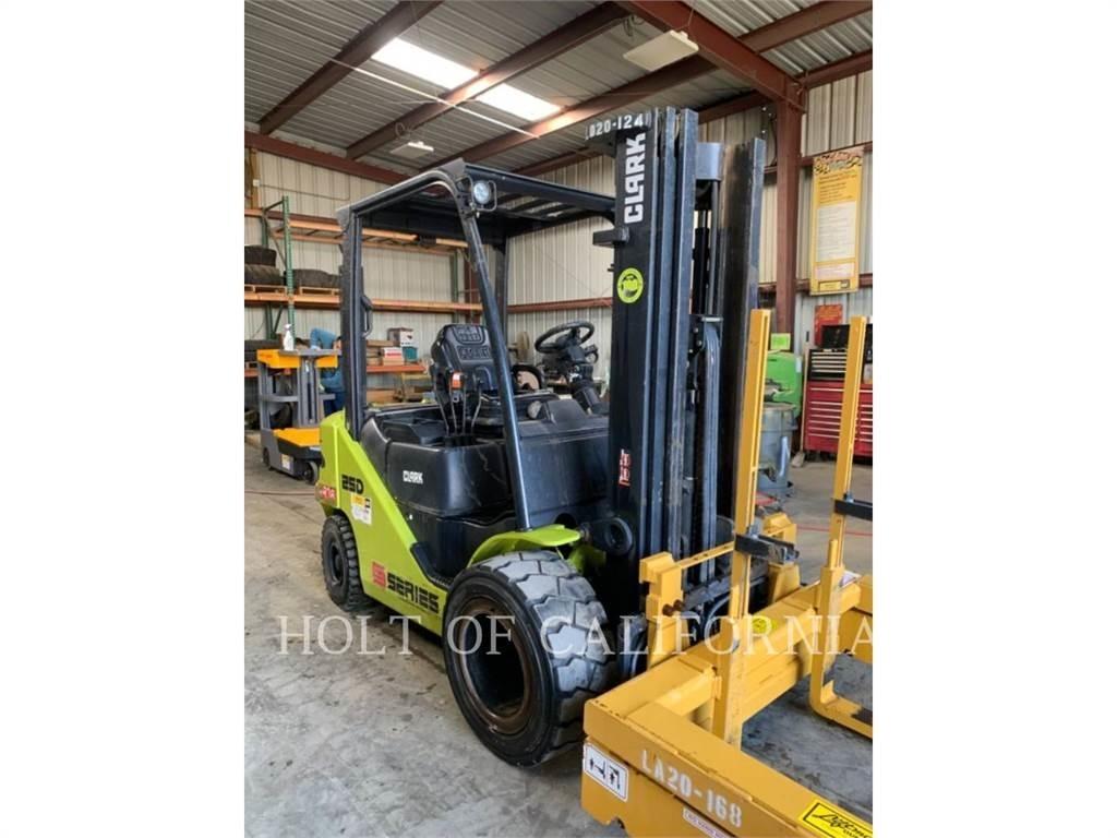 Clark S25D Dieselové vozíky