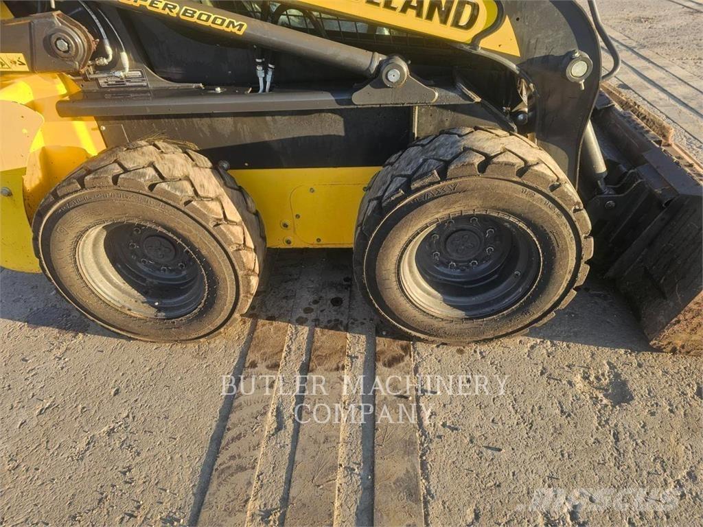 Ford / New Holland L318 Smykem řízené nakladače