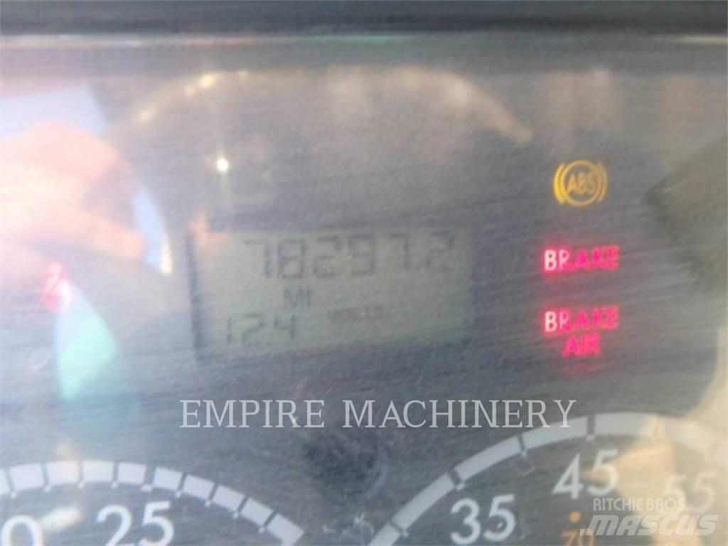 Freightliner 2K WT Cisternové vozy
