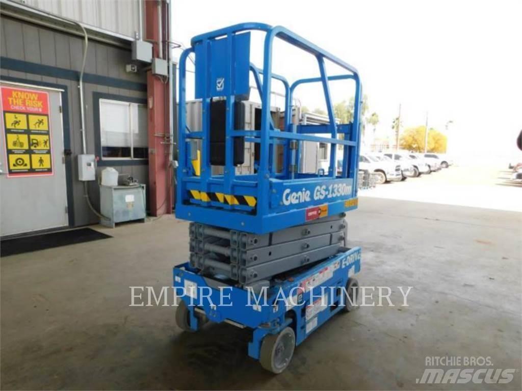 Genie GS1330 Kloubové plošiny