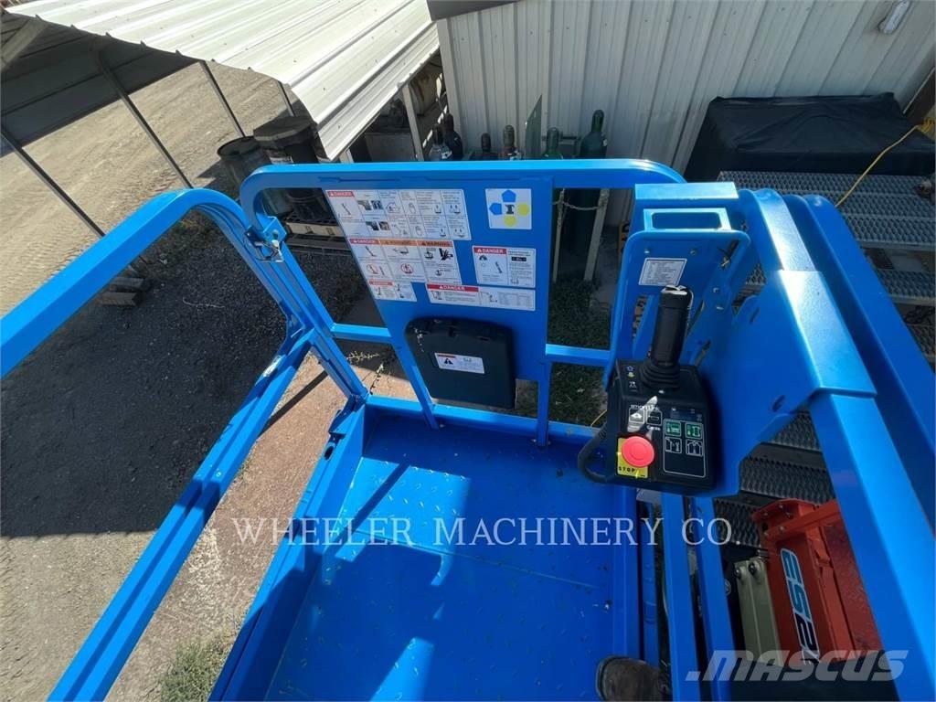 Genie GS3246 Nůžková zvedací plošina