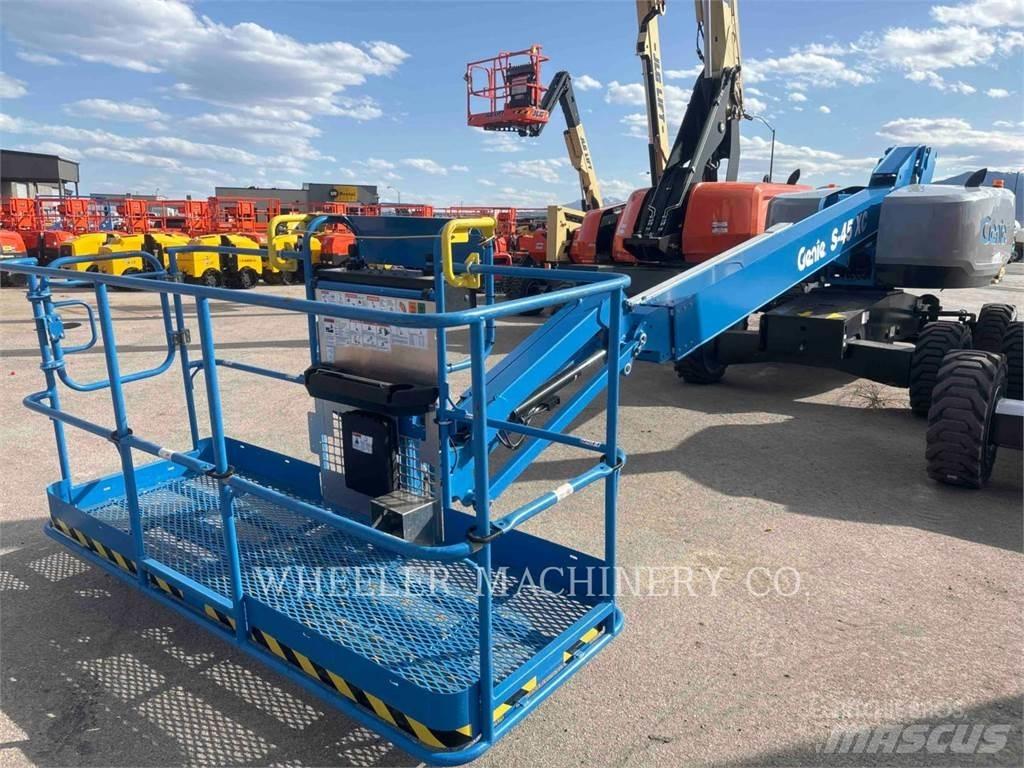 Genie S45XC Kloubové plošiny