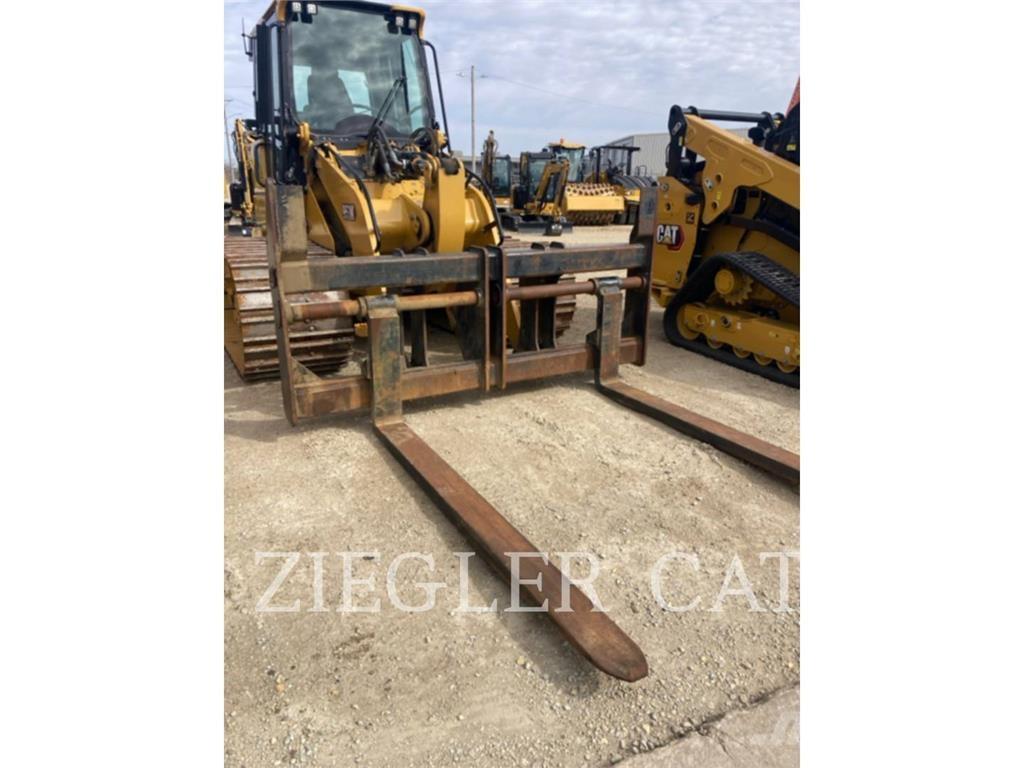  HENDERSON TAG_CZ Pásové nakladače