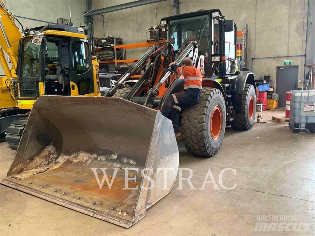 Hitachi ZW180-5B Kolové nakladače