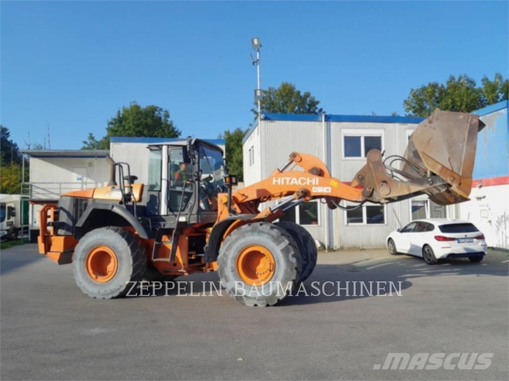 Hitachi ZW250 Kolové nakladače