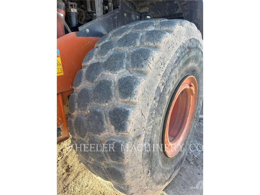Hitachi ZW250-6 Kolové nakladače