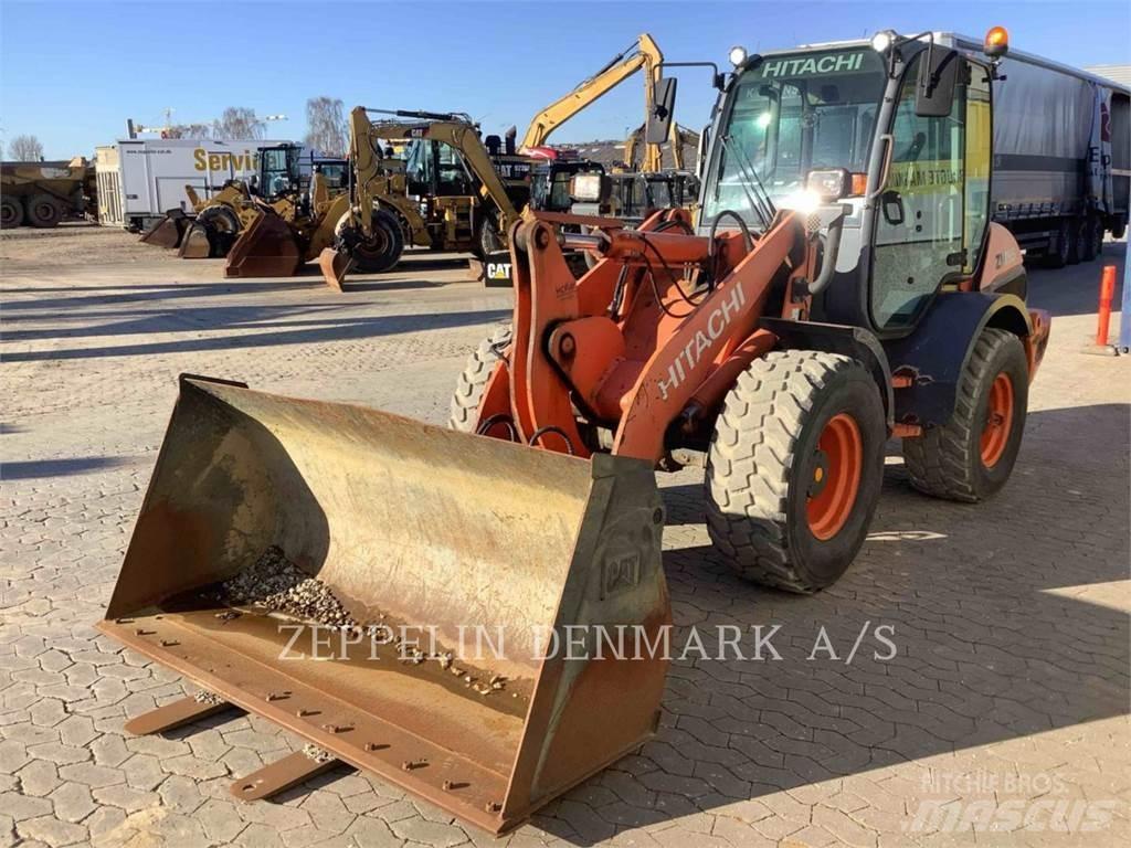 Hitachi ZW95 Kolové nakladače