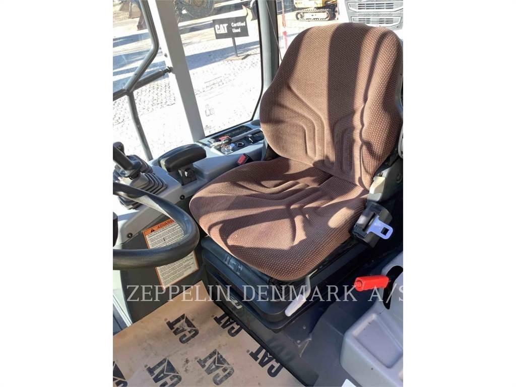 Hitachi ZW95 Kolové nakladače