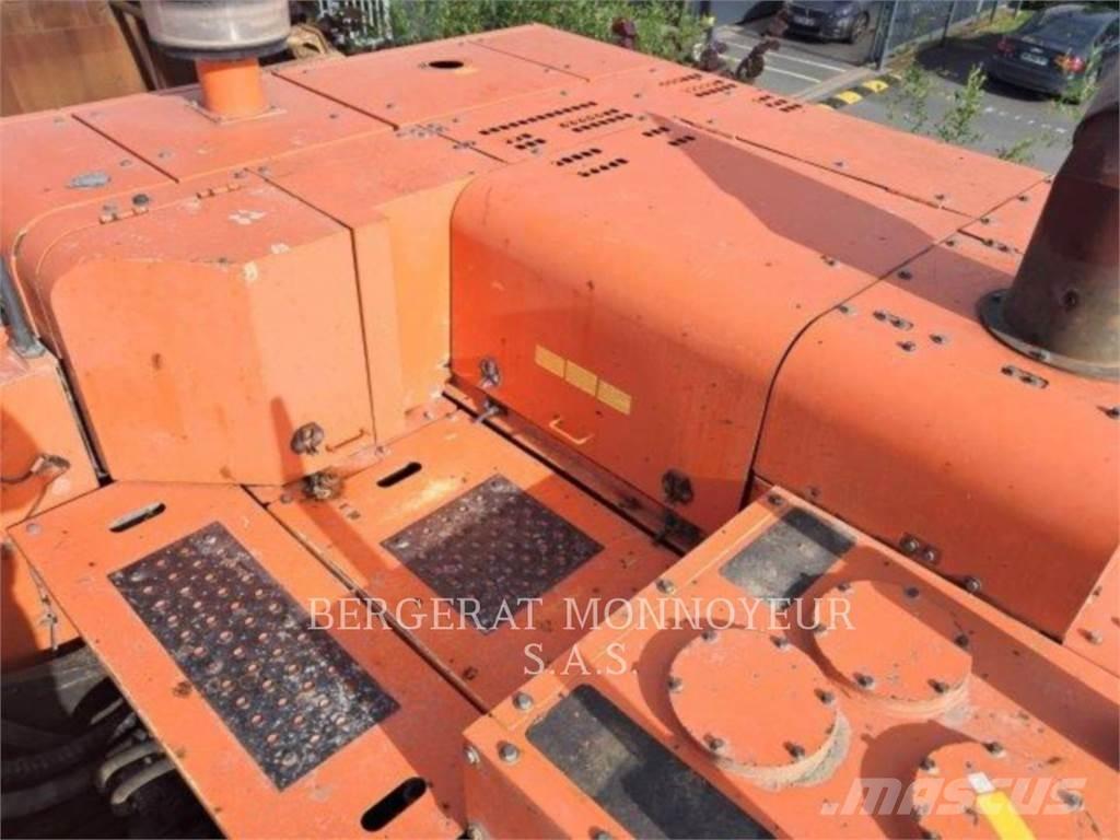 Hitachi ZX 670 45 Pásová rýpadla