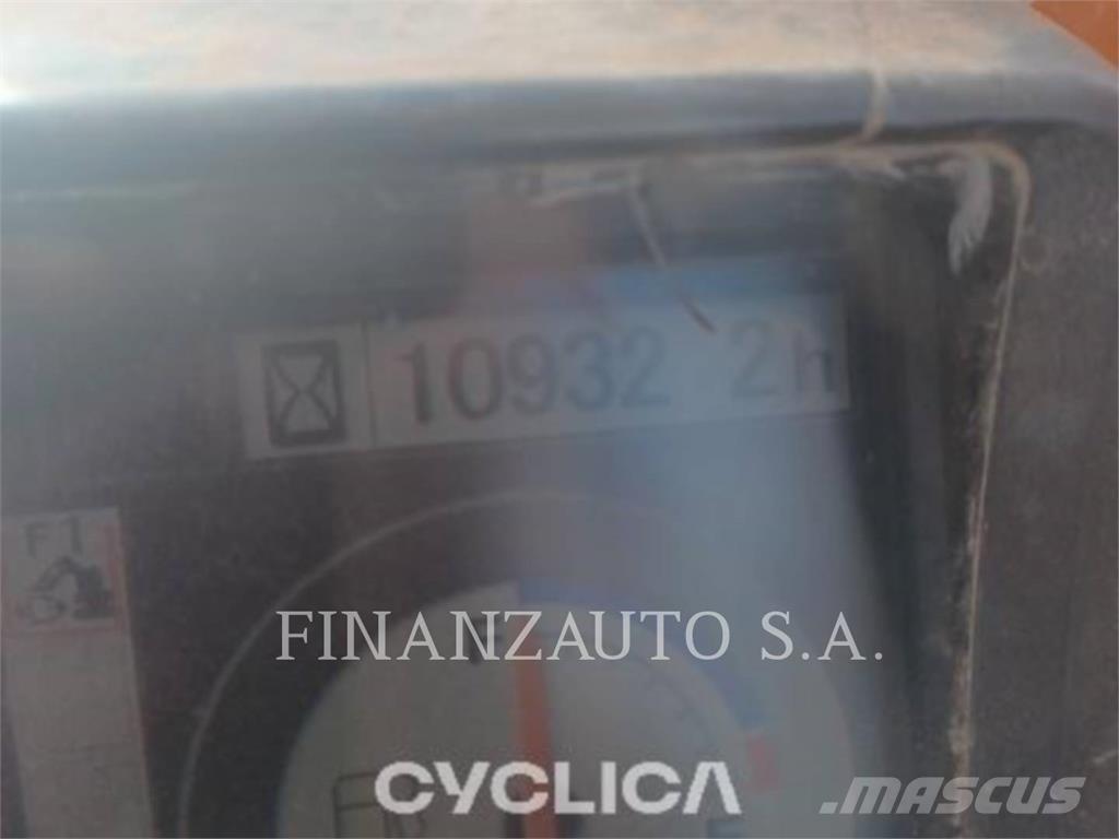 Hitachi ZX210 Pásová rýpadla