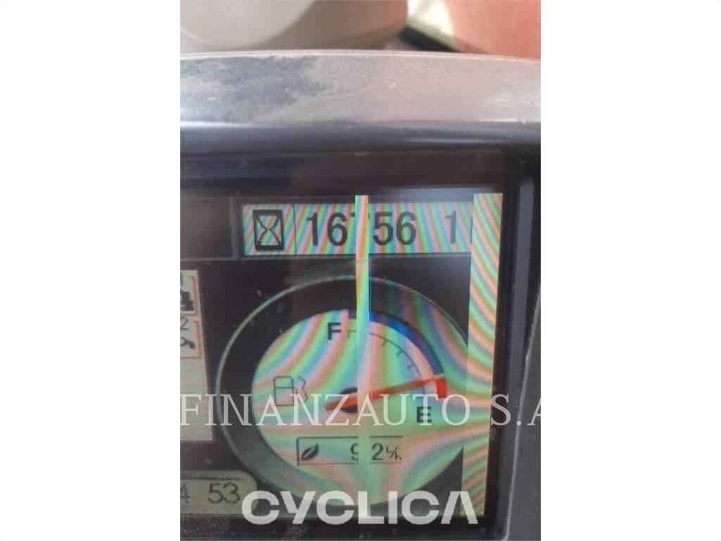 Hitachi ZX670 Pásová rýpadla