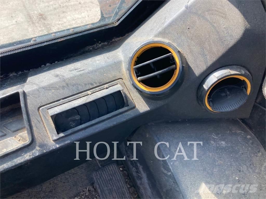 JCB 270T Pásové nakladače