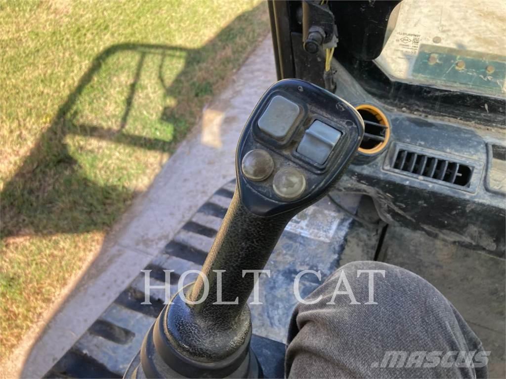 JCB 270T Pásové nakladače