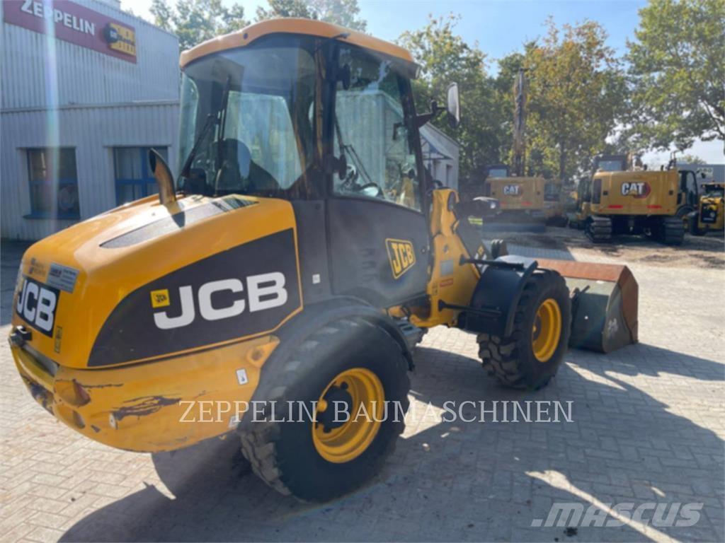 JCB 406 Kolové nakladače