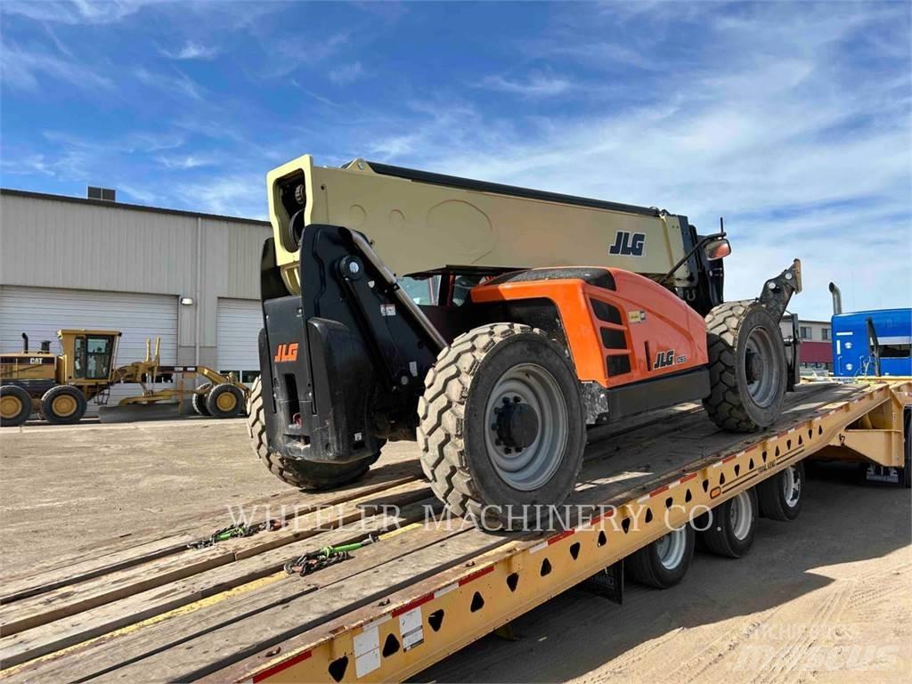 JLG 1055 Teleskopické manipulátory