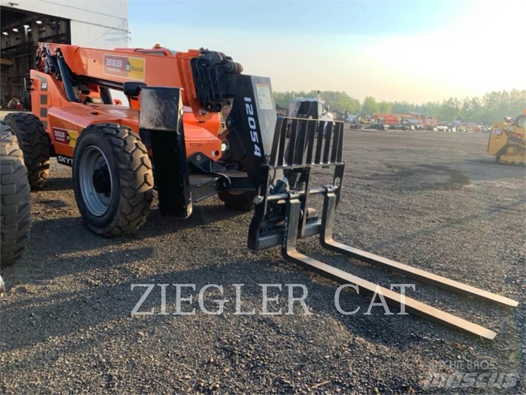 JLG 12054 Teleskopické manipulátory