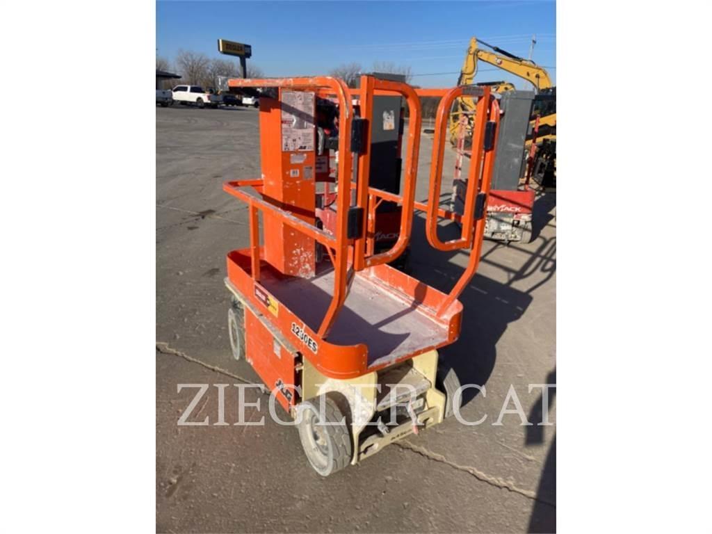JLG 1230ES Nůžková zvedací plošina
