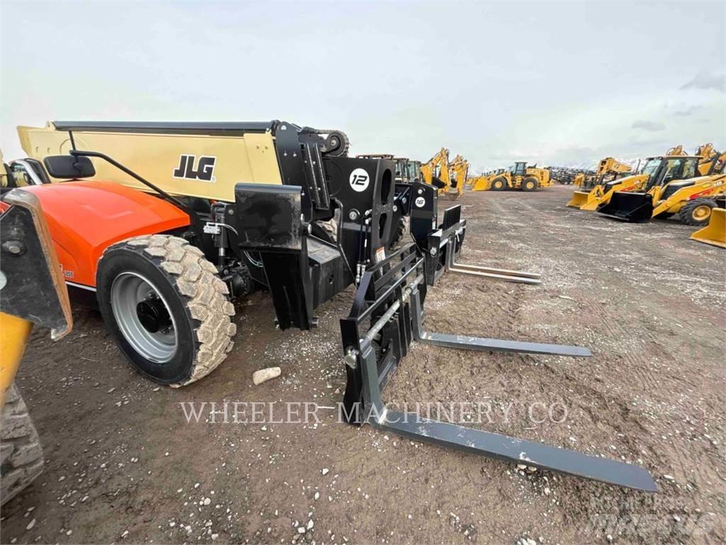 JLG 1255 Teleskopické manipulátory