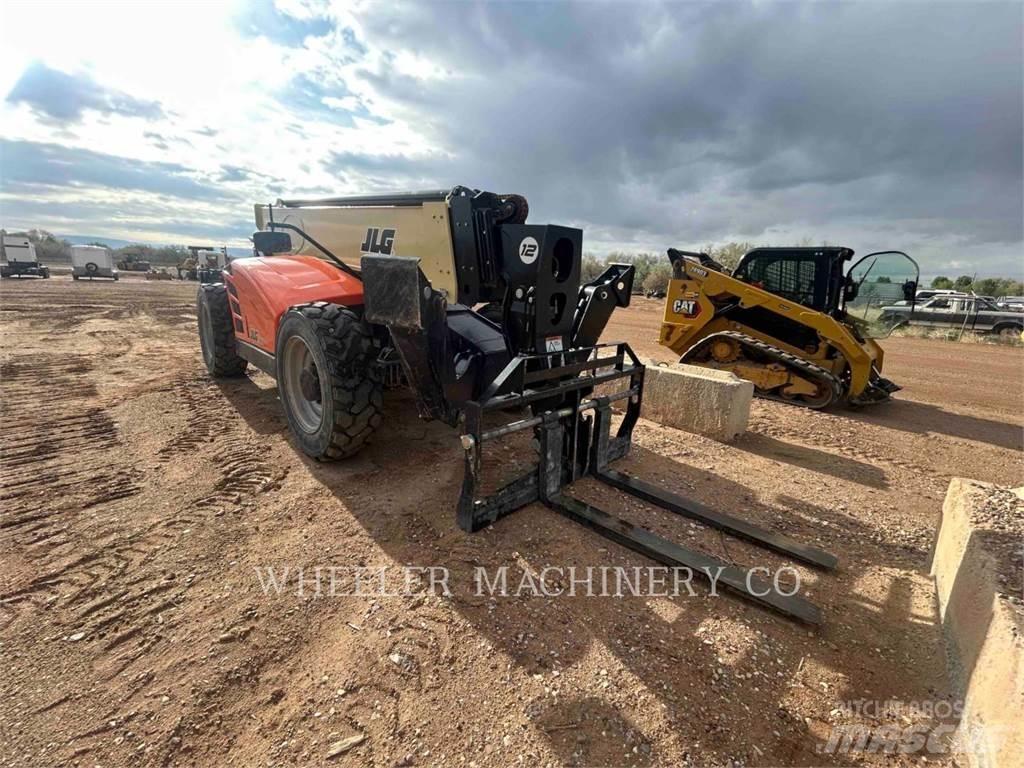 JLG 1255 Teleskopické manipulátory