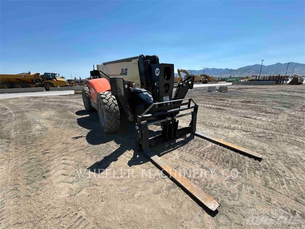 JLG 1255 Teleskopické manipulátory