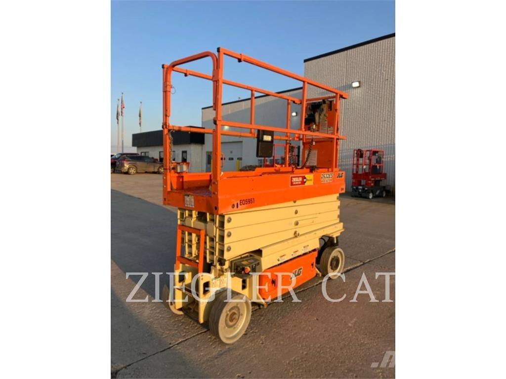 JLG 2632ES Nůžková zvedací plošina