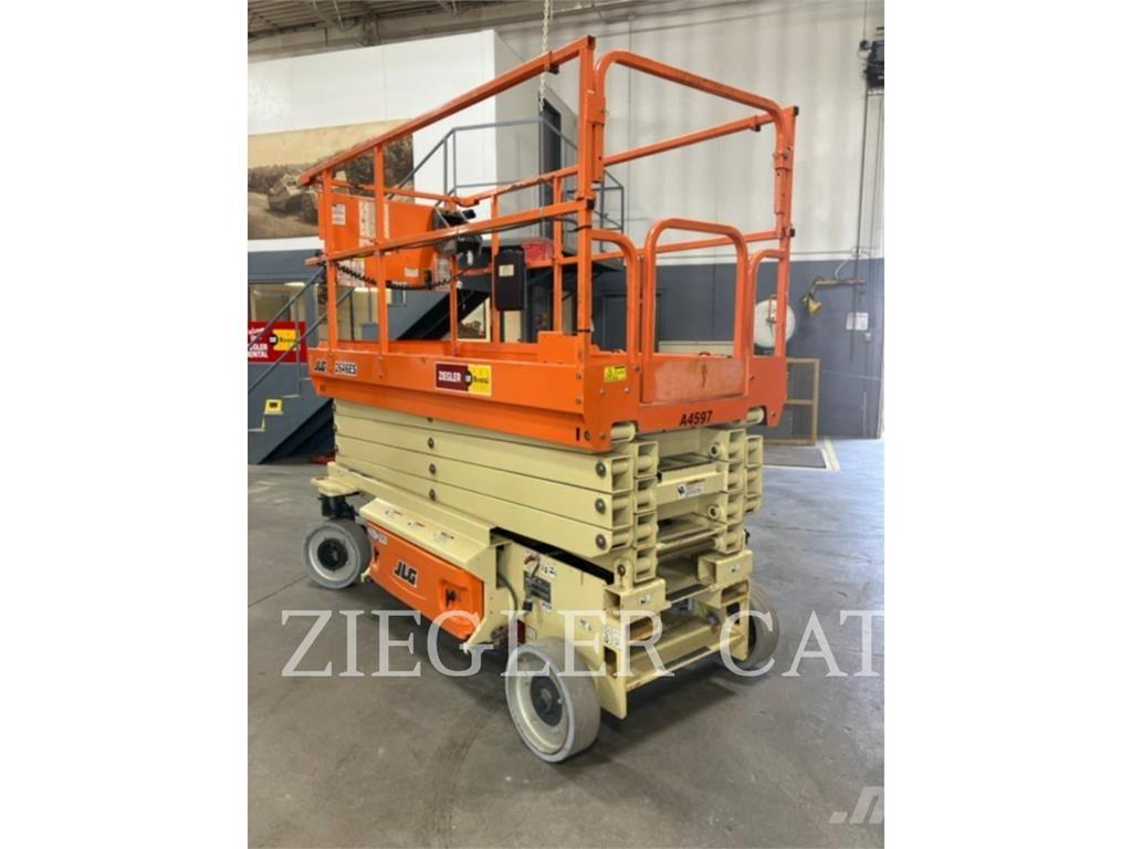 JLG 2646ES Nůžková zvedací plošina
