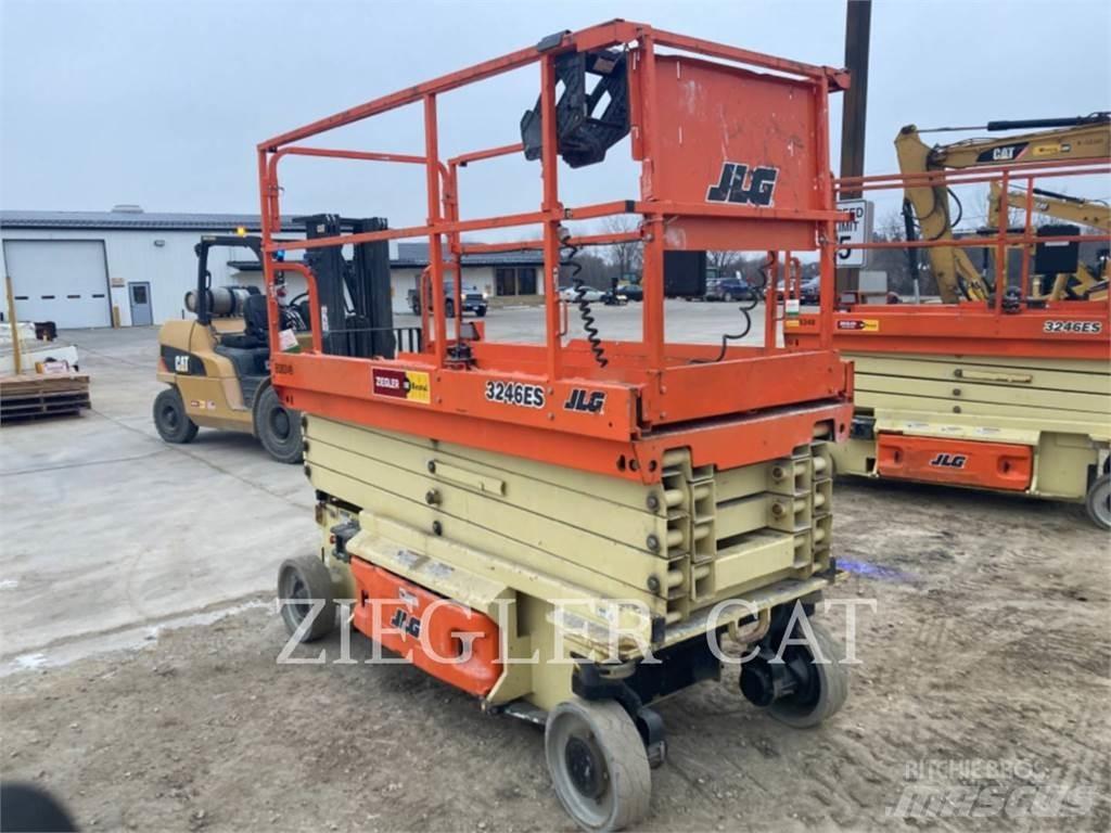 JLG 3246ES Nůžková zvedací plošina