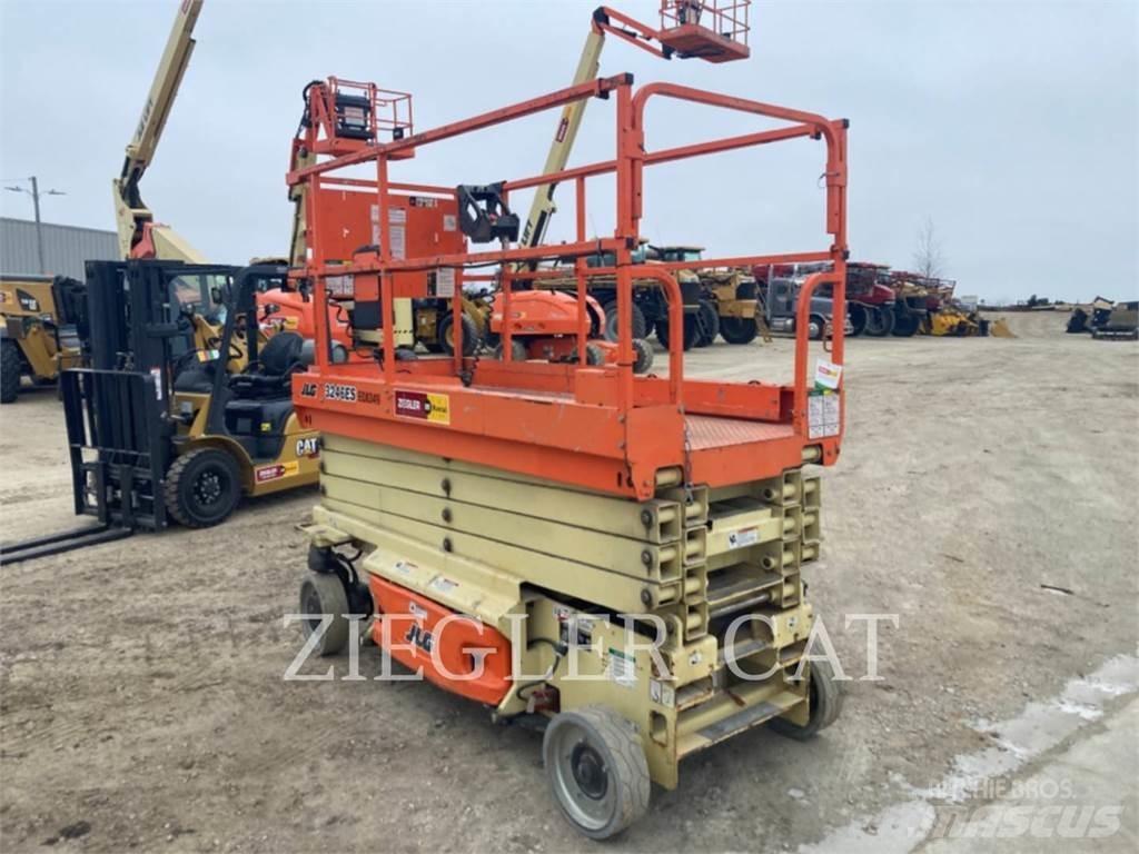 JLG 3246ES Nůžková zvedací plošina