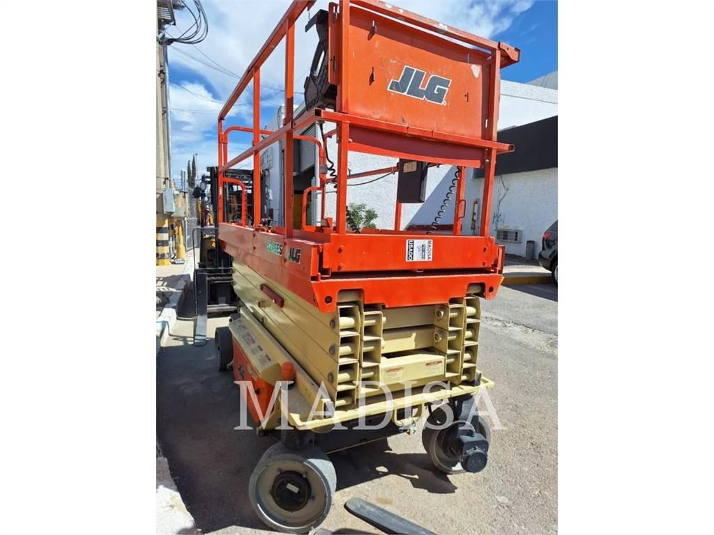 JLG 3246ES Nůžková zvedací plošina