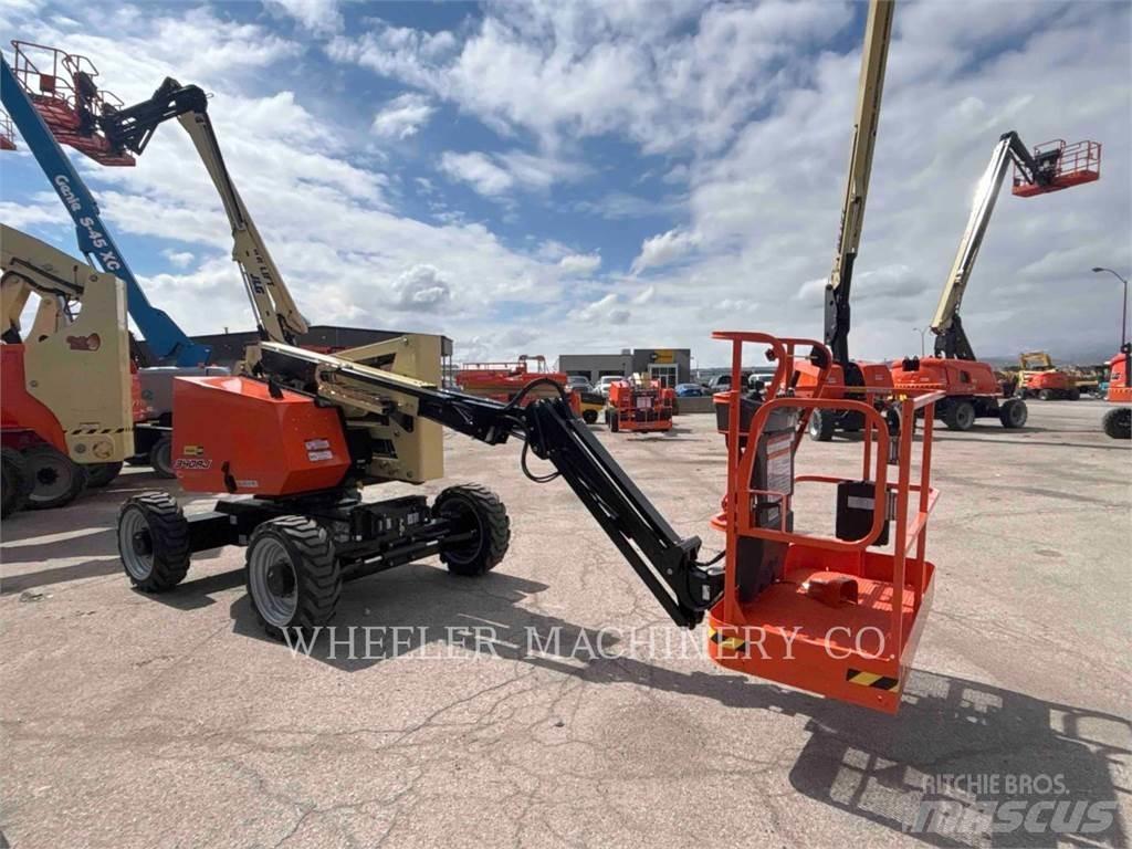 JLG 340AJ Kloubové plošiny