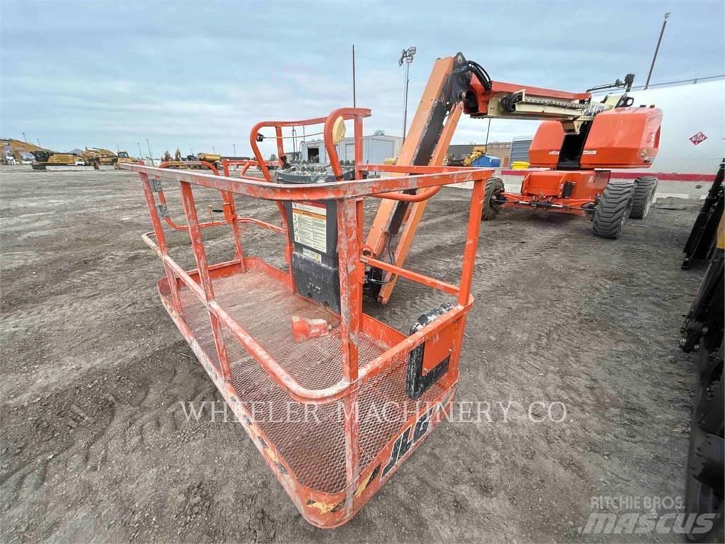 JLG 460SJ Kloubové plošiny