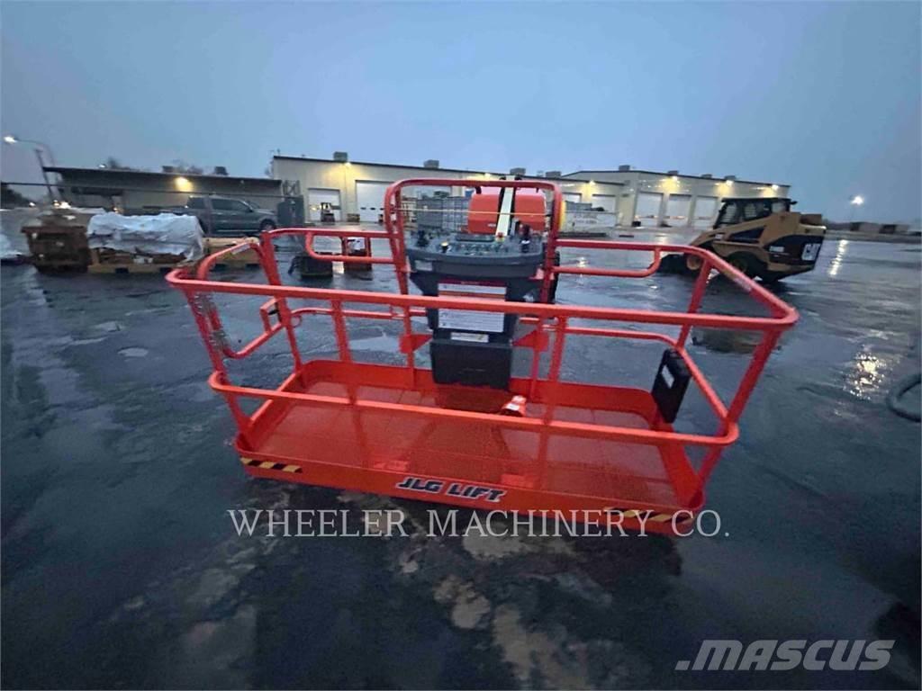 JLG 460SJ SP Kloubové plošiny
