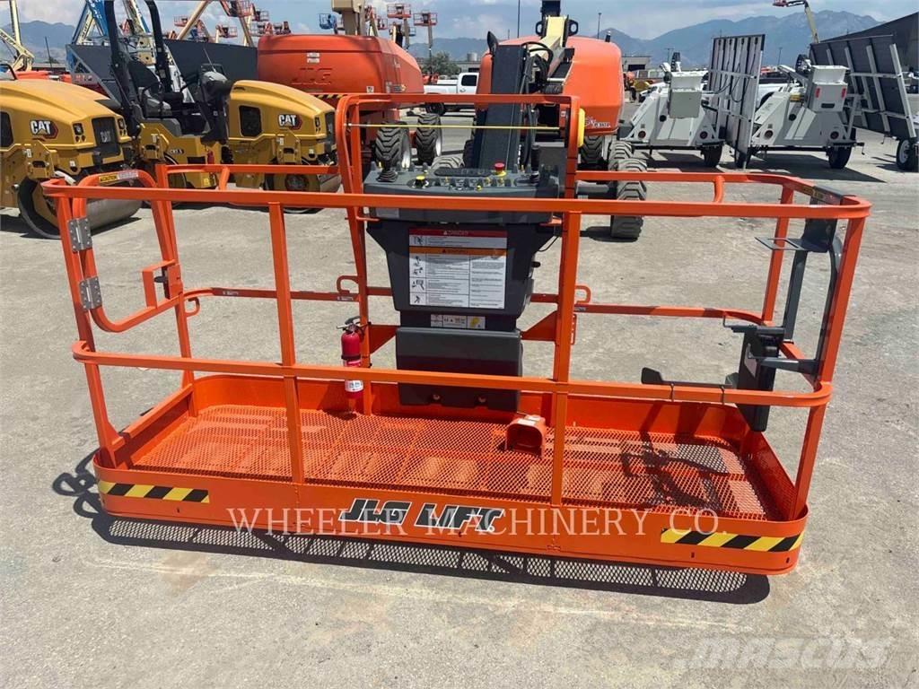 JLG 460SJ SP Kloubové plošiny