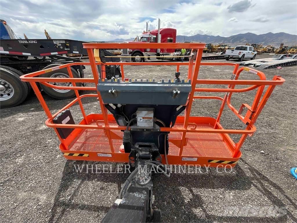 JLG 460SJ SP Kloubové plošiny
