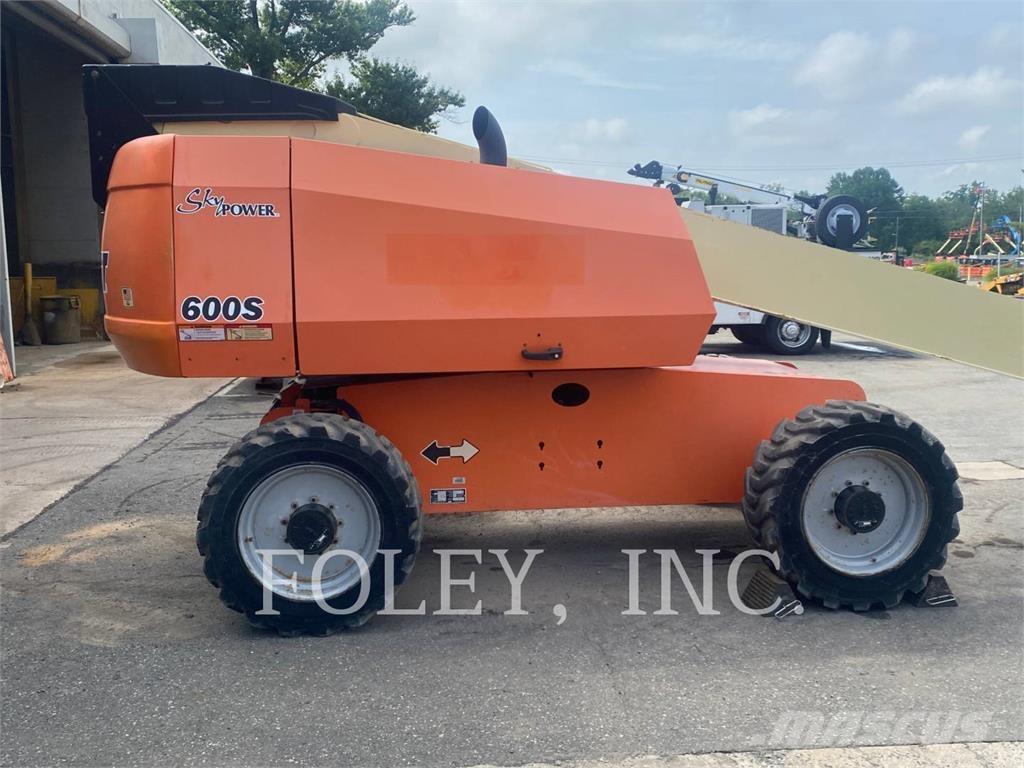 JLG 600S Kloubové plošiny