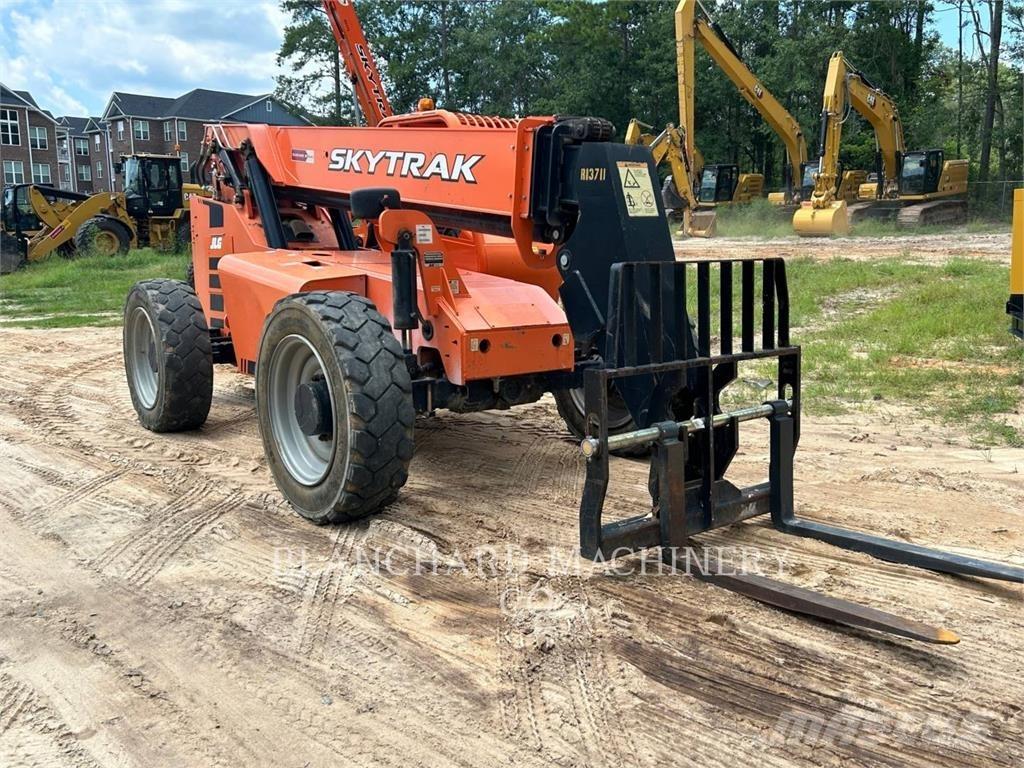 JLG 6042 Teleskopické manipulátory