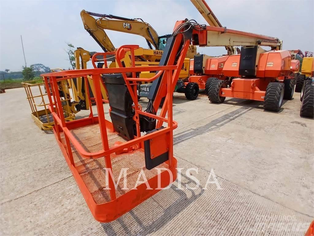 JLG 800AJ Kloubové plošiny