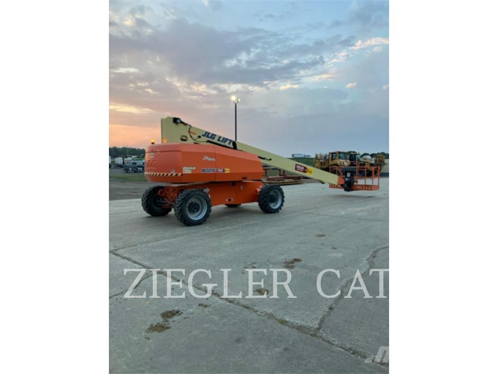 JLG 800S Kloubové plošiny