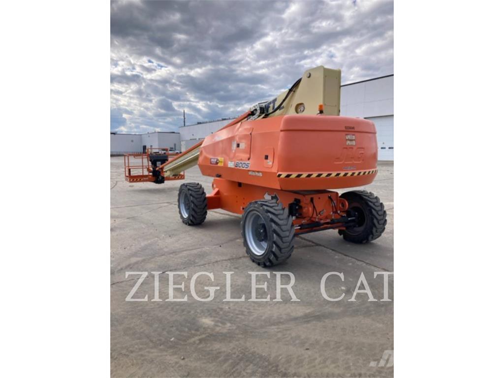 JLG 800S Kloubové plošiny