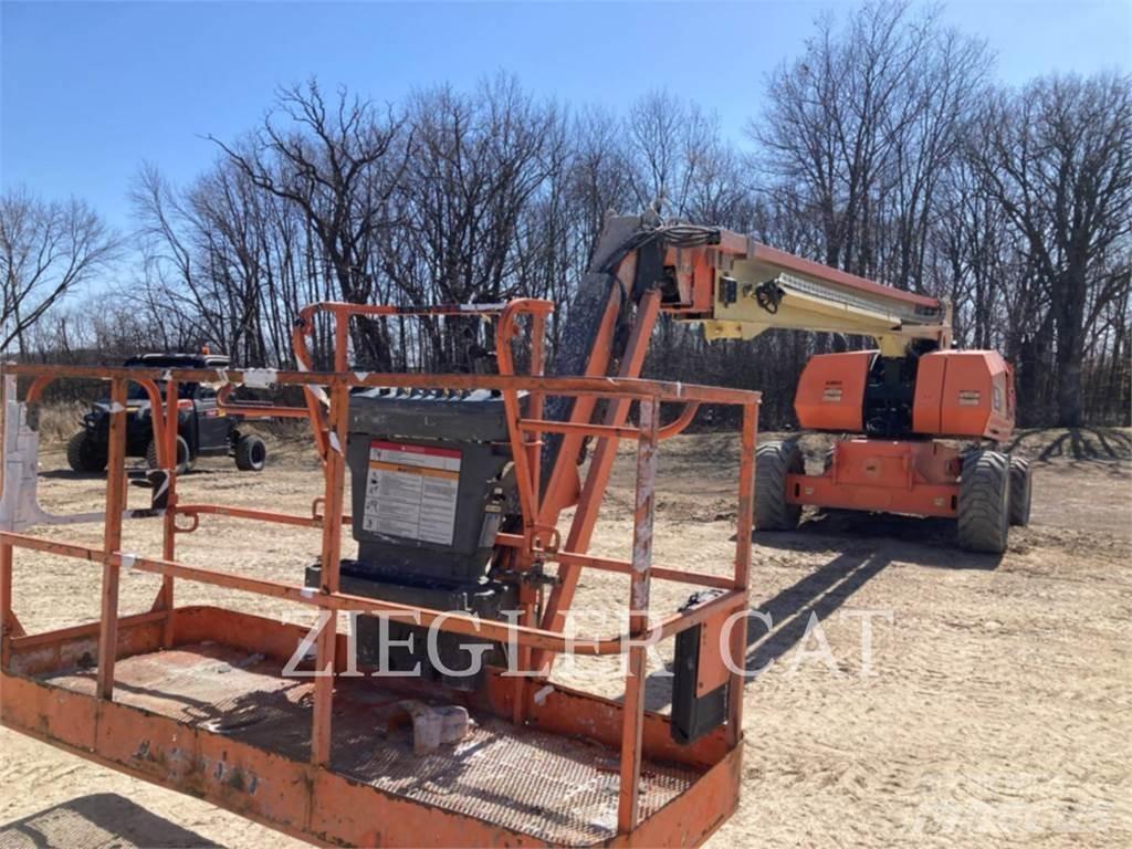 JLG 860SJ Kloubové plošiny