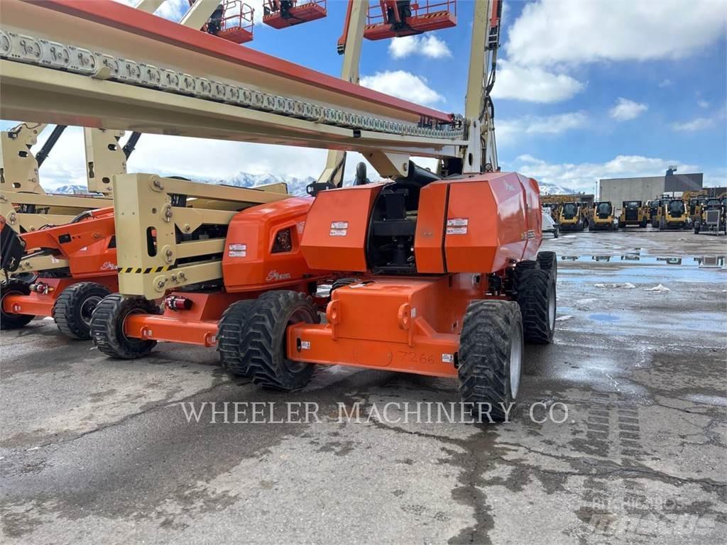 JLG 860SJ SP Kloubové plošiny
